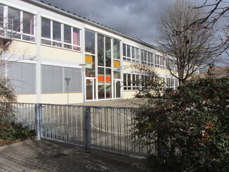 Schulgeb&auml;ude G&ouml;lshausen